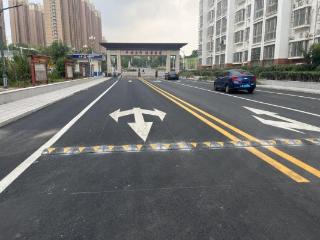 车道“加量”颜值“加分”！泰山区徐家楼街道大白峪社区西大门焕新通车告别早高峰拥堵