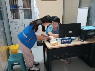 南苑街道凤翔社区开展营商服务进商铺活动