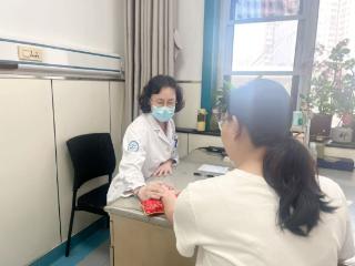 成年人近视度数还在涨？济南市眼科医院中医疗法显成效
