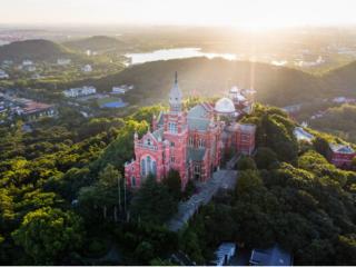 艾美酒店及度假村回归上海佘山，再献法式优雅度假体验
