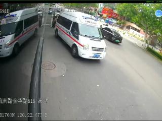 为生命让行！青岛公交驾驶员暖心礼让救护车