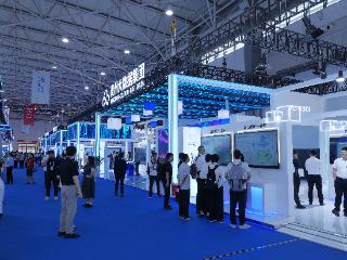 【2025数博会】数据“可用不可见”！安全沙箱锁得住安全，流得动价值
