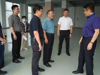 兰山商城管委会主任、党委书记、临沂商城管委会副主任田宗春一行前往华强集团国际选品中心调研