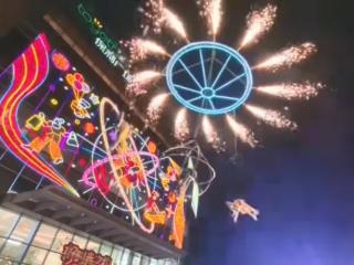 富华七夕狂欢夜！高空威亚飞人冷焰秀、乐队、舞蹈，燃爆暑期尾声