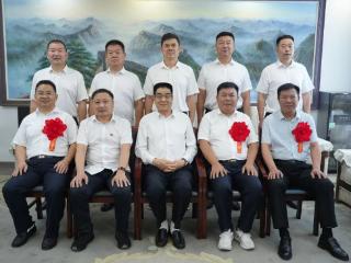 温情满溢话荣休！华强集团举办欢送座谈会