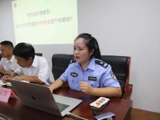 交警直属一大队：校车安全培训 筑牢学生出行安全防线
