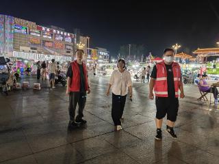 点亮“平安灯”，当好“守夜人”！平邑县平邑街道护航万家安宁