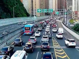 开学首日贵阳早高峰拥堵指数飙至2.2！这些路段最堵