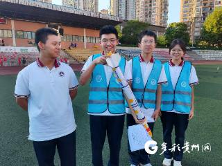 遵义南白中学 “梦天一号” 学生科普火箭发射，点燃学生科学热情