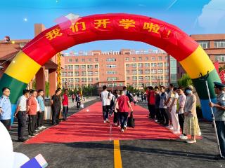 微海报 | 神兽回笼 我们开学啦！