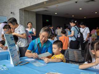 点线卫疆土智趣绘羊城——广州市城市规划展览中心开展全国测绘法宣传日嘉年华活动
