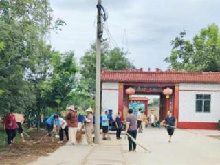 阳信县流坡坞镇： 70多名村民齐上阵 环境卫生大提升
