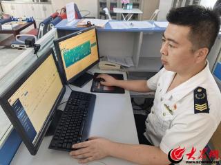 开学季来临 公交志愿服务护航学子出行