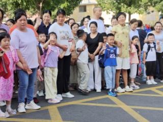 满“新”欢喜，奔赴未来！莒县招贤镇中心小学一年级新生开学