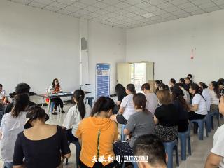 贵阳修文“企业之家”政策宣讲团走进商贸城