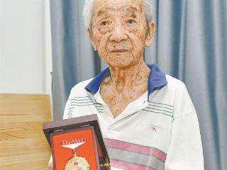 铭记历史 缅怀先烈｜百岁党员孙继舜：三块弹片仍存体内