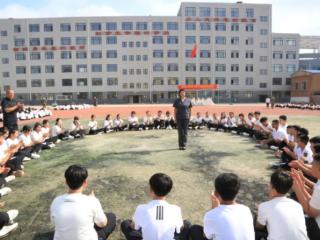 乾安法院“开学第一课”：法官走进中学操场 法治护航新学期