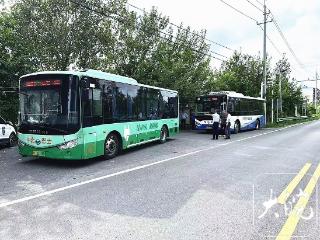 安庆307路公交与桐城208路公交实现“零距离”换乘