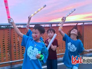 唐山市路北区举办公益荧光夜跑活动