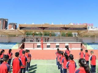 泰安市崇信学校举行2025年秋季开学典礼