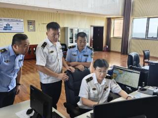 董家口商渔共治联管中心开展渔船异常行为集中整治行动