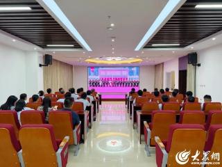 铭记历史 砥砺前行 山东华瑞集团组织集中观看纪念中国人民抗日战争暨世界反法西斯战争胜利80周年大会