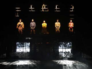 话剧《死无葬身之地》时隔28年重演：残酷美学与人性哲思共谱胜利终章
