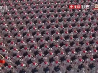 飒爽英姿，接受检阅！九三阅兵女民兵方队有两位鲁大学子