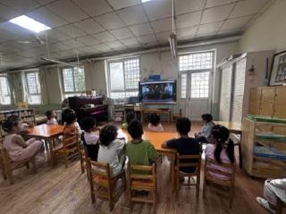 淄博市淄川区实验幼儿园：童心观阅兵 共筑爱国梦