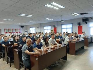 彭高镇集中观看九三阅兵仪式直播