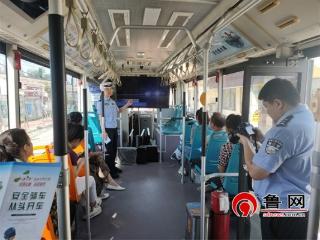 德州天衢新区宋官屯街道张官屯社区开展“交通‘守’护，一路‘安’行”宣传活动