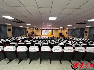 成武县郜城第六实验小学召开“知法明礼守底线 070法治伴成长”主题法治报告会