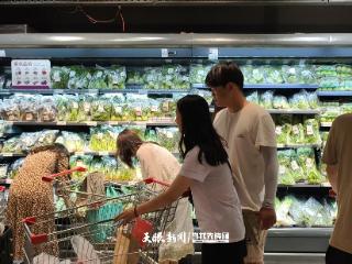 【记者手记】贵阳超市夜间折扣“一举三得”：减浪费、促消费、惠民生