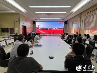 济宁高新区柳行街道组织集中观看九三阅兵