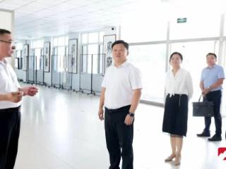 区领导到泰安第十中学开展教师节走访慰问