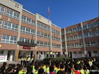 东昌府区嘉明实验小学2025年秋季开学典礼举行