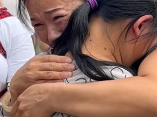 继母打骂致12岁女孩离家，12年后生母得知消息将女儿寻回：我对不起她，不知该如何面对