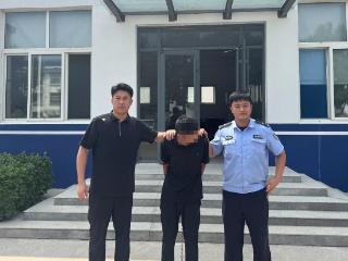 “我们逮住了一个小偷！”凌晨，淄博小伙帮助民警抓获逃犯