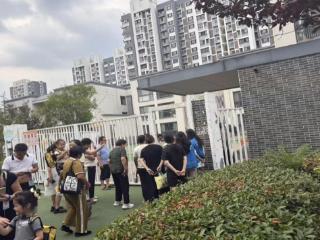 南苑街道水韵城社区开展“严防严控，平安护航”志愿服务活动