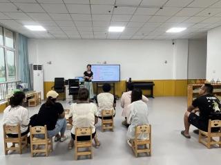 开学伊始 安全先行——东营市利津县明集乡中心幼儿园开展2025年秋季开学初安全家长会