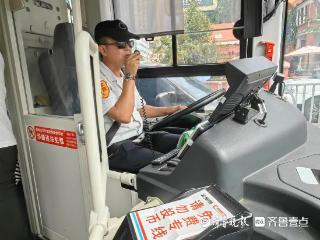 青岛免费公交每天送客4300人次！26万人次游客暑假滨海畅游