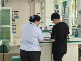 农行济南泺源支行营业室：击破音障，纸笔架起沟通桥
