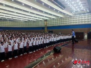 法治清泉润校园 普法种子植心田 | 枣庄三中市中校区举办高一法制教育报告会