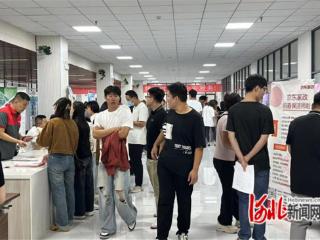 石家庄市栾城区举办“局长送岗”现场招聘会