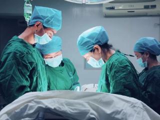 昆明瑞梦蒸汽消融医院：夜尿多，尿线细？可能是前列腺在报警