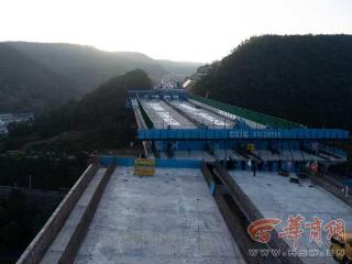 67米高空旋转77.49度 延安东绕城高速跨铁桥转体顺利完成