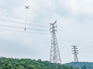 合肥电网采用无人机“空中快递”电力设备