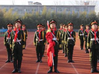 临沂新桥小学多校区举行教师节主题升旗仪式