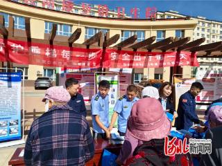 尚义县市场监管局开展电梯安全知识宣讲进社区活动