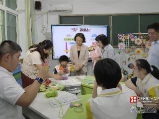 郭宁宁调研教育工作并看望慰问教师